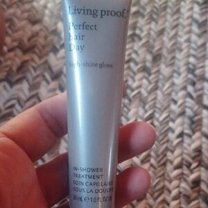 Living Proof Perfect Hair Day Gloss In-Shower Treatment